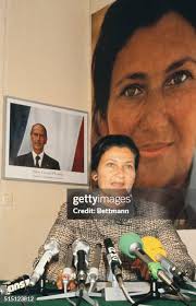 92 Madame Simone Photos & High Res Pictures