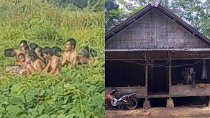 Mereka meyakini ritual mandi bareng merupakan upaya pembersih dosa. 3ktmtsabcm9hvm