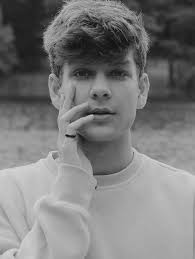 How a 15 Year Old Gained 100k Followers a Day #147