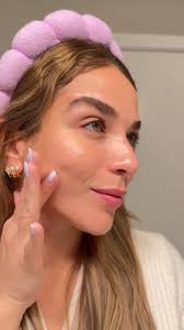 I have NEVER seen my skin glow like this… I’m actually obsessed thank you  @healic_us 💗✨, #skincareroutine #ugc