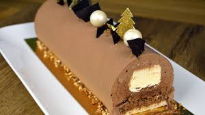 Sans cuisson, ces buches chocolat sont très rapides à faire. Buche De Noel Chocolat Vanille Youtube