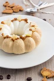 Entremets Compose D Un Craquant Aux Speculoos D Une Brunoise De Poires Williams Gelifiee D Un Cremeux Au C Caramel Gateaux Et Desserts Caramel Au Beurre Sale