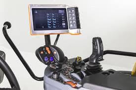 For long workdays, the kubota m7003 has extra large tanks for fuel and adblue®. Https Www Esch Technik At Fileadmin User Upload Kubota M7003 Et Pdf