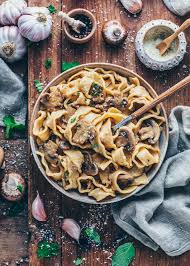 Cremige Champignon Sauce Mit Pasta Ohne Sahne Dieses Kostliche Vegane Stroganoff Rezept Ist Super Einfach Z Vegane Rezepte Gesund Stroganoff Rezept Rezepte