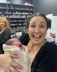 Flaunt It Hairdressing added a...