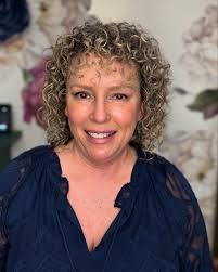 SECOND DATE MAGIC!🪄 You guys, second dates are my favorite—because that's  when the confidence starts to kick in. Beth came back for her follow-up and  WOW… she went from barely getting one