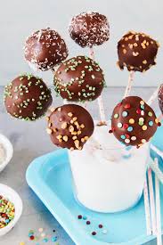 Cake Pops Das Grundrezept Zum Selber Machen Die Besten Backrezepte Mit Gelinggarantie Rezept Cake Pops Rezept Einfach Cake Pops Selber Machen Geburtstagskuchen Kind