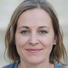 Felicity Kerr's Instagram, Twitter & Facebook