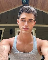 Jacob Dooley's Instagram, Twitter & Facebook