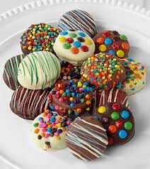 Pin By Lauren Britton On Cookies Oreo Cookies Dipped Oreo Cookies Chocolate Dipped
