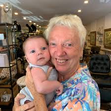 Quel journée extraordinaire avons-nous vécu hier, au lancement du livre  ''Mon miroir, vos pouvoirs'' 🥂🥳💫 Merci à tous ceux et celles qui se sont  déplacés pour venir nous rencontrer et merci à