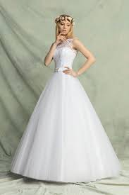 Unsere exklusiven brautkleider sind unnachahmlich und bieten alles, was sie sich für einen der wichtigsten. Brautmode2019 Brautkleid2019 Vintage Boho Hochzeit2019 Brautkleid Hochzeit2019 Weddinginspiration Brautkleider Hochzei Brautmode Hochzeitskleid Braut