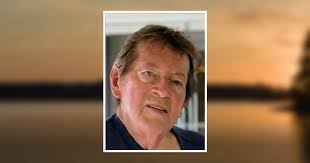 Edmond Bennett's Instagram, Twitter & Facebook