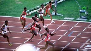 He is also the only man who has won the long jump olympic title four consecutive times. Lewis Carl Der Grosse Auf Dem Gipfel Sportschau Sportschau De Olympia Geschichte