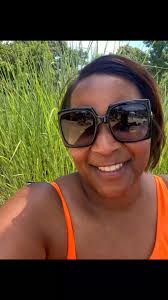 It's Free Your Mind Friday 💃💃, This weekend, Unplug, Unwind and Reset 🌞,  Let’s do something radical 😀😉, disconnect to reconnect., 1. Log off the  stress., 2. Put the phone down (yes, really 😁)., 3. ...