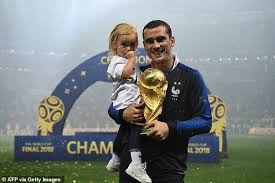 It's true that when they put me to play on the wing, i don't have the dribble or the speed for the one against one situation. l'equipe. Antoine Griezmann Reveals Third Child Was Born On Same Date As Other Two Children Across Five Years Daily Mail Online