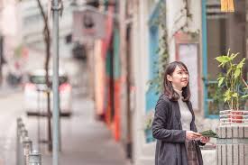 Agnes chow, de 24 años, fue liberada después de pasar siete meses en prisión por su papel durante las manifestaciones de 2019 frente al cuartel general de la policía. å'¨åº­ Agnes Chow Ting Photos Facebook