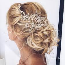 Here are 10 stunning diy updo hairstyles for long hair. 35 Romantic Wedding Updos For Medium Hair Wedding Hairstyles 2021 Hairstyles Weekly