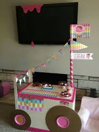 Decoracion2.com carro de chucherías de cartón medidas 132centimeteralto x 100centimeterancho x 59centimeterprofundidad candy bar Carro Helado Manualidades Carrito De Helados Carritos De Carton