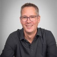 Thomas Hengel's Instagram, Twitter & Facebook