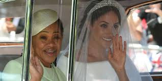 Meghan markle and her mother, doria ragland, were photographed arriving to the hotel they'll be staying at the night before the royal wedding. Meghan Markle S Mother Doria Ragland Wore Oscar De La Renta And Nose Ring To Royal Wedding