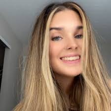 Erin Hackney (@eriiinniiicole)