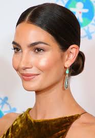 The Secrets To Lily Aldridge S Goddess Hair Goddess Hairstyles Sleek Hairstyles Lily Aldridge Hair