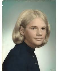 Pamela Holden's Instagram, Twitter & Facebook