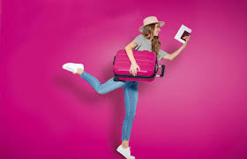 Un singur bagaj de mana pe persoana, cu dimensiunea totala de 115 cm (55x40x20) si greutatea de pana la 10 kg poate fi adus la bord. Wizz Air SchimbÄ Politica De Bagaje De La 1 Noiembrie