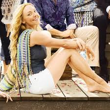 Lily james is such a baby meryl in exclusive mamma mia: 3 Mamma Mia Inspired Outfits For Greece Travel In Style