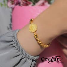 Çeyrek altınlı bilekliklerde çerçeve olarak 8,14 ve 22 ayar altın tercih edilmektedir. 22 Ayar Ceyrek Altin Bileklik Bi Lekli K Moda Taki Bilezik Seti