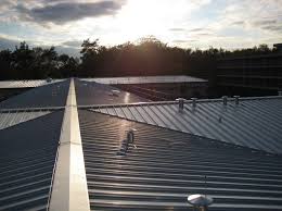 Himmel Und Sonnenlicht Auf Dem Dach Neu Erstellte Kalzip Dachflache Von Der Ab Profil Dachdeckerei Mehr Gmbh In Bad Oeynhause Dach Dachflache Bad Oeynhausen