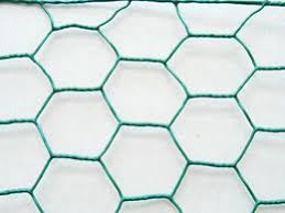 It is made of thin, flexible, galvanized steel wire with hexagonal gaps. Basic Material Features Sizes Of Plastic Coated Chicken Breeding Wire Meshes