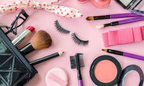 تعرفي على أهم مستحضرات التجميل التي لا يمكنك الاستغناء عنها