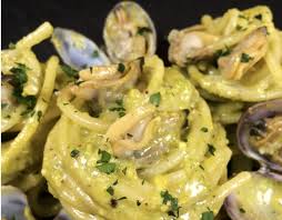 320 gr pasta di semola di grano duro. Spaghetti Alle Vongole Di Cannavacciuolo Lo Chef Svela Il Segreto Per Farli Cremosi Come Al Ristorante Uso Il Latte Ecco Come Piu Ricette