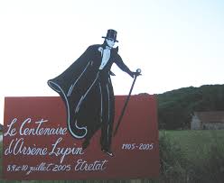 He is a mass womanizer and known to frequently be surrounded by women. Arsene Lupin Wikipedia