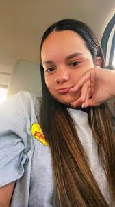 Caroline Cade's Instagram, Twitter & Facebook