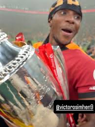 With the champions!! @victorosimhen9 we got a lot of ice