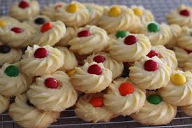 The material 12 cup of butter 12 cups of sugar ising if you want to reduce it aneka resepi biskut raya 2020. Biskut Smarties Mutiara Kitchen