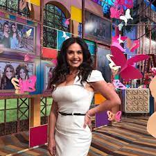 21 Mil Me Gusta 210 Comentarios Penelope Menchaca Menchaca Oficial En Instagram Rodeada De Mariposas En Este Diadelasmad Fashion Bodycon Dress Dresses