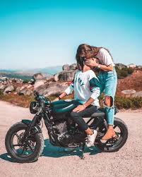 Weddings Are That Special Occasion Where 2 Individuals Come Together To Commemorate Their Love For One Motorcycle Couple Motorcycle Couple Pictures Bike Couple