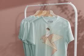 T Shirt Mock Up On Hanger In 2020 Clothing Mockup Tshirt Mockup Mockup