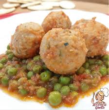 Non so voi ma io ho questa tendenza, quando una cosa piace, tendo a farla spesso, perlomeno per un periodo. Polpettine Di Tonno In Umido Con I Pisellini La Cucina Di Ginetta