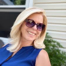 Cheryl Riffle's Instagram, Twitter & Facebook