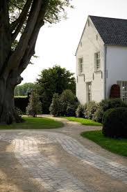 Gartengestaltung Mit Kies Und Splitt Tipps Zur A In 2020 Driveway Landscaping Garden Design Brick Driveway