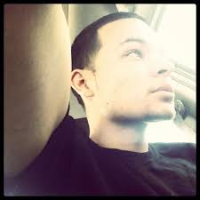 Robert Canez (@cez_seeeasy)