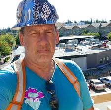 Winnipeg police are again warning the public of the release of a high risk  convicted sex offender, Winston Thomas. Winston George Thomas, 48, was  released from Headingley Correctional Centre