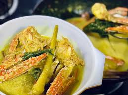 1 kg udang kertas 5 ulas bawang merah kecik 4 ulas bawang putih 1 ibu jari besar kunyit hidup (kalau takde boleh pakai serbuk kunyit) 4 tangkai cili padi (kalau. Ketam Masak Lemak Cili Hijau Yang Pedas Berapi Tapi Sedap Aku Sis Lin