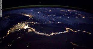 رائد فضاء أمريكى يلتقط أروع صورة لنهر النيل ودلتا مصر ナイル川 流域 行ってみたい場所