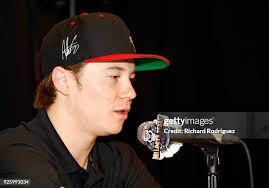 1,359 Austin Wayne Self Photos & High Res Pictures